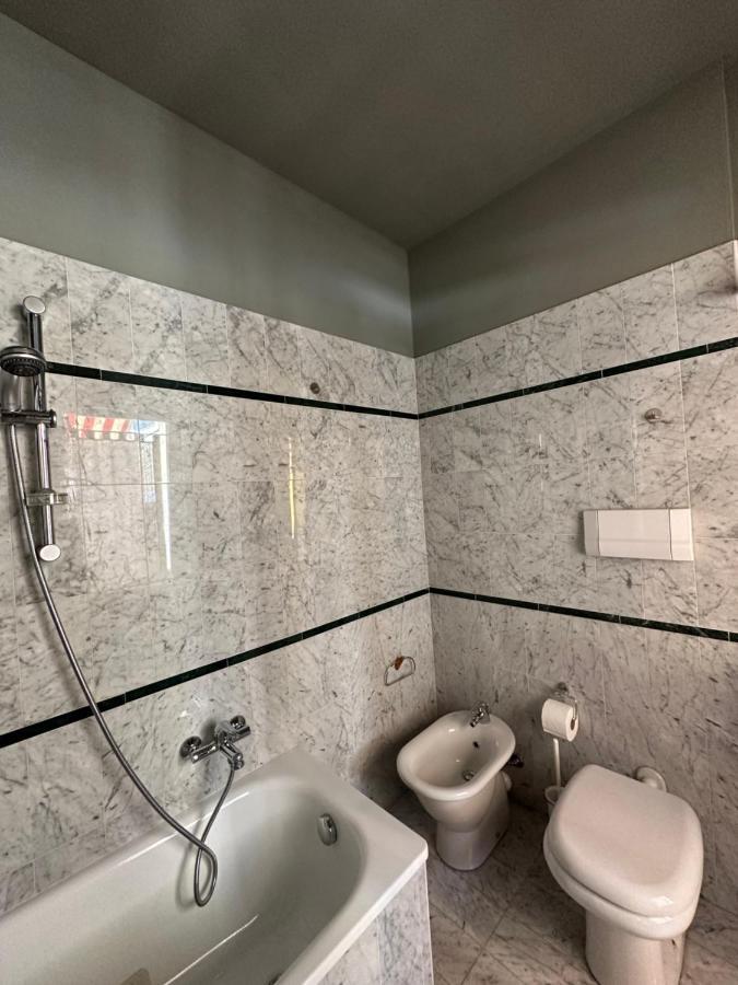 Napule...E Apartments Peschiera del Garda Dış mekan fotoğraf
