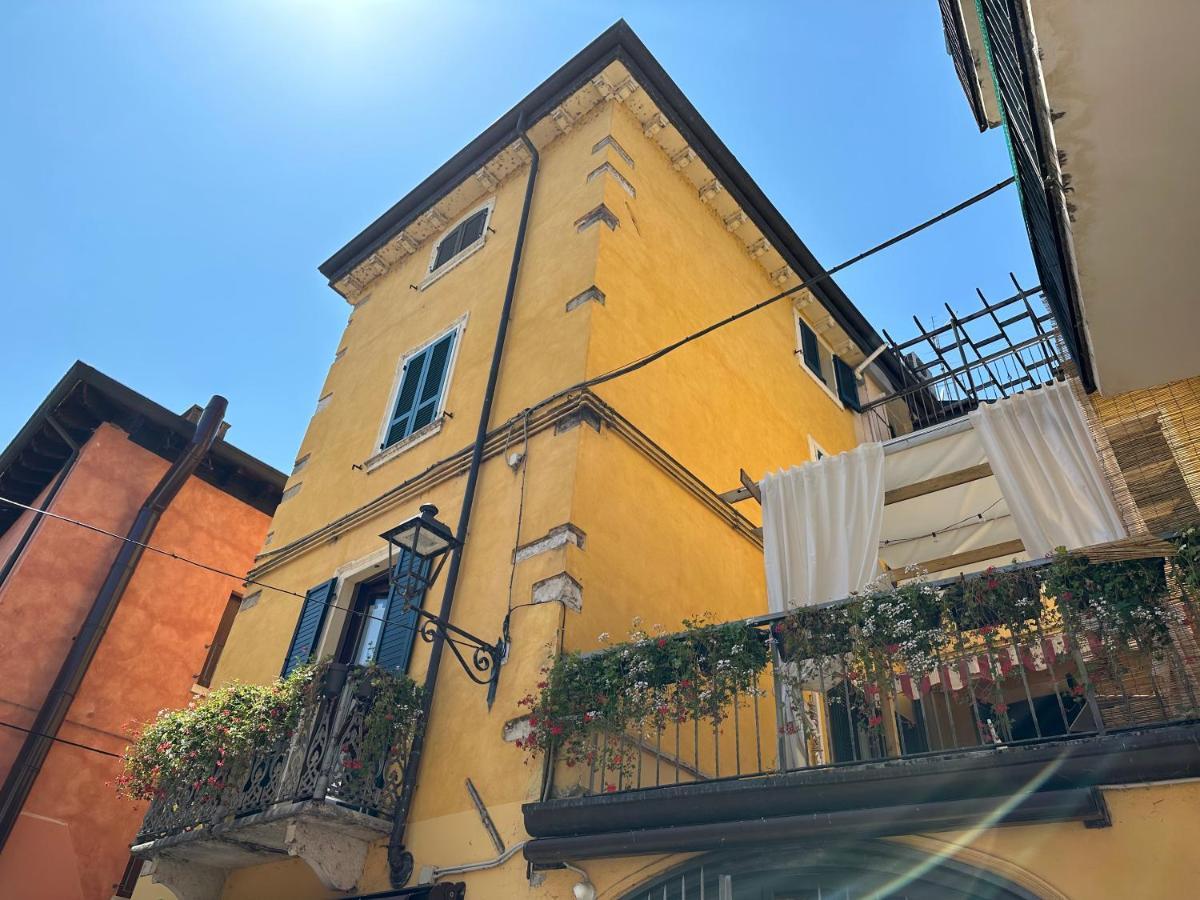 Napule...E Apartments Peschiera del Garda Dış mekan fotoğraf