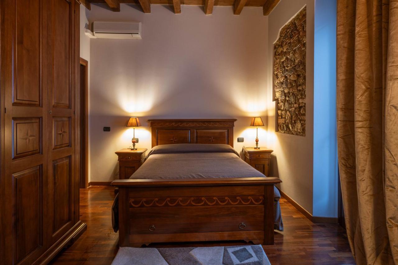 Napule...E Apartments Peschiera del Garda Dış mekan fotoğraf