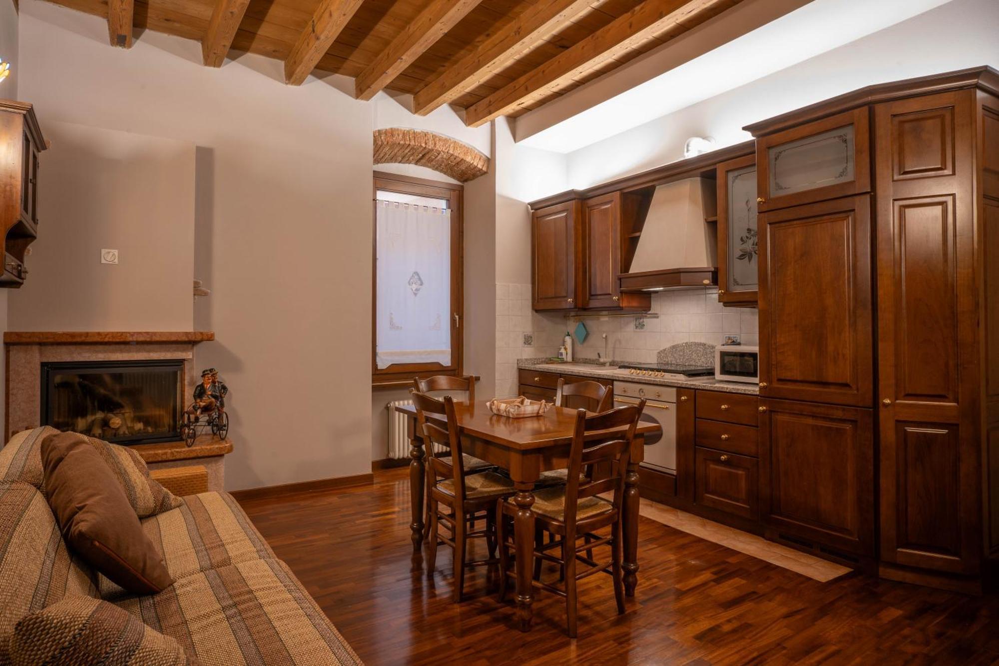 Napule...E Apartments Peschiera del Garda Dış mekan fotoğraf